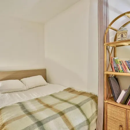 Appartamento Cozy Studio With Small Balcony For 2 In Montmartre Parigi