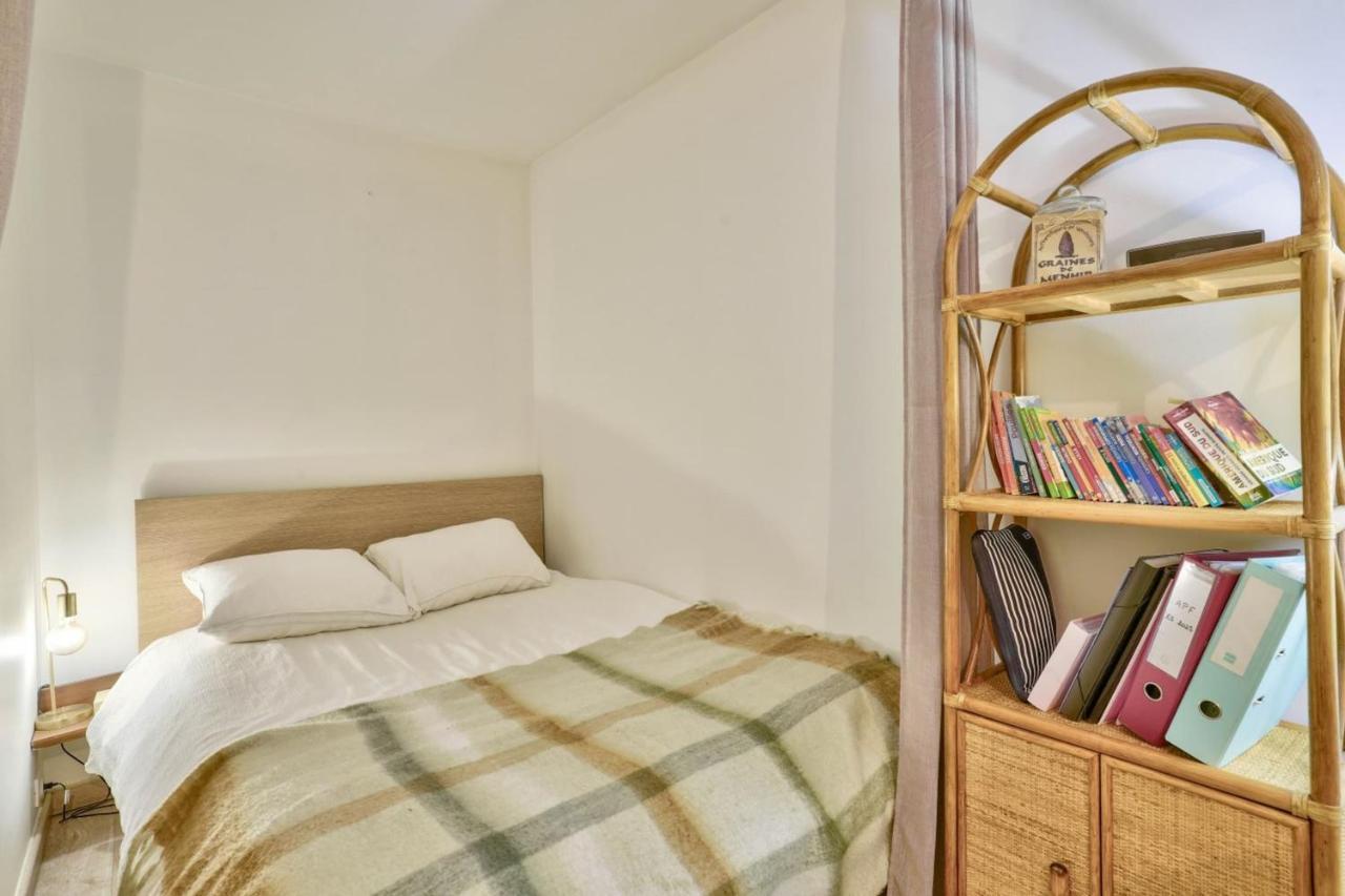 Appartamento Cozy Studio With Small Balcony For 2 In Montmartre Parigi