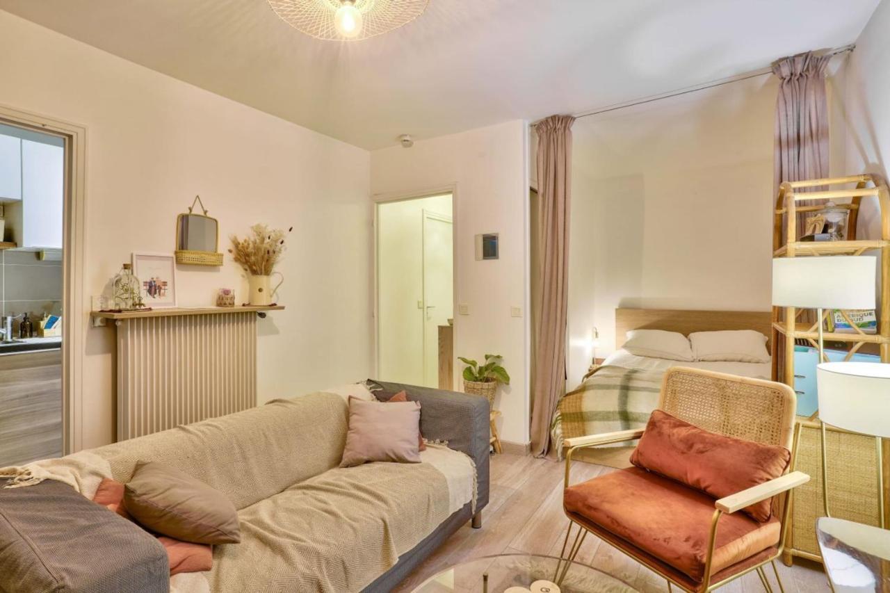 Apartment Cozy Studio With Small Balcony For 2 In Montmartre *