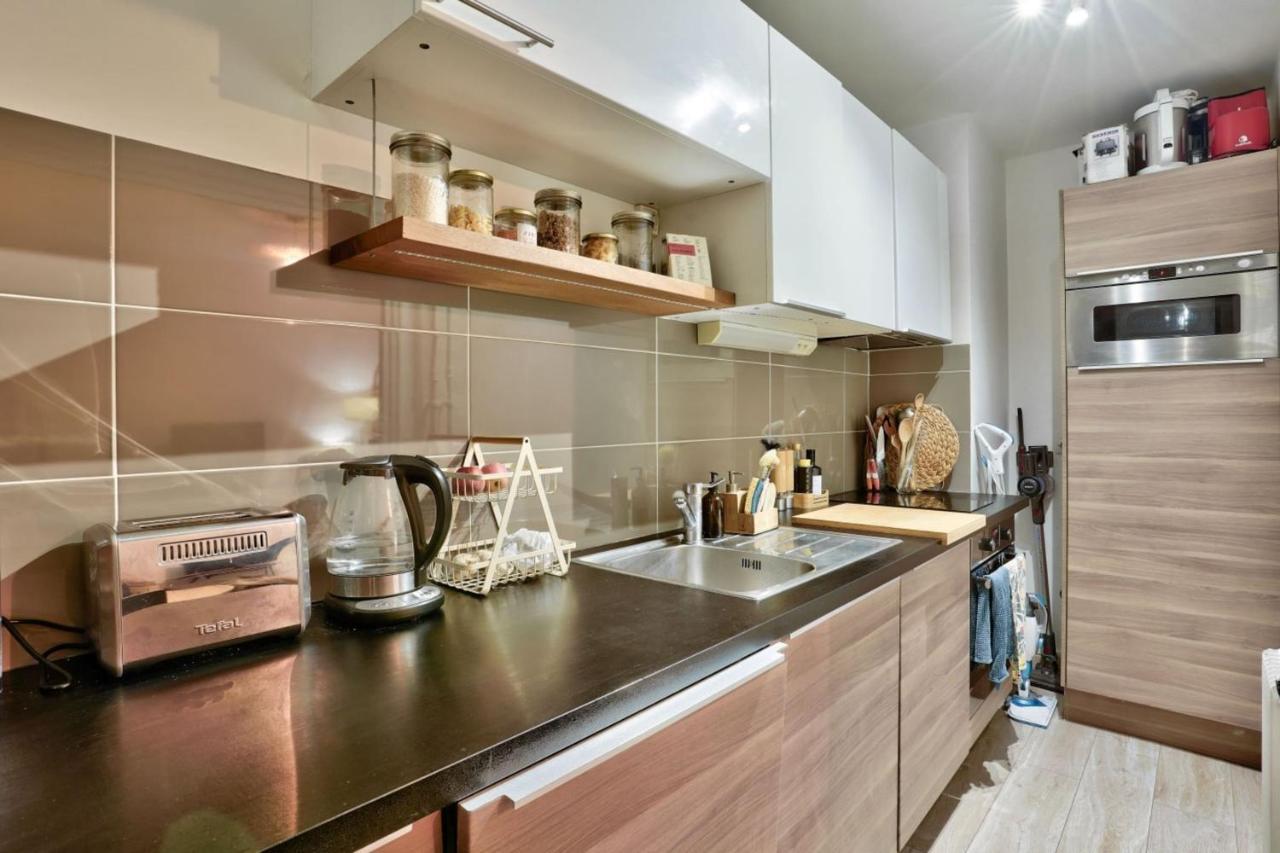 Apartment Cozy Studio With Small Balcony For 2 In Montmartre Paris